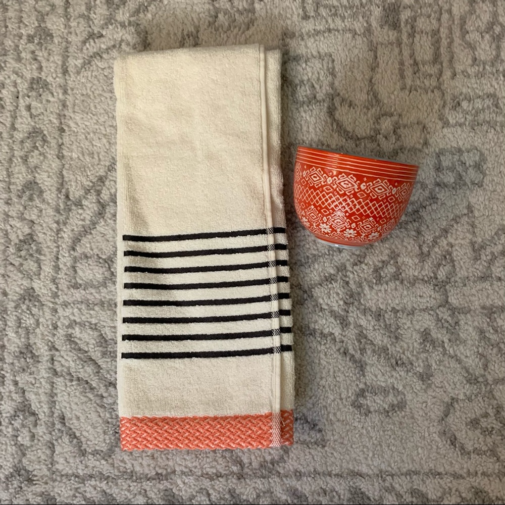 Anthropologie Hand Towel and Small Bowl 🧡